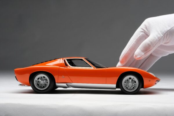 Amalgam Collection - Lamborghini Miura P400 SV  Road & Track Edition 1:18 Scale