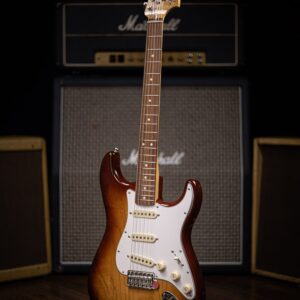 Fender Vintera '70's Stratocaster Electric Guitar - Sienna Sunburst