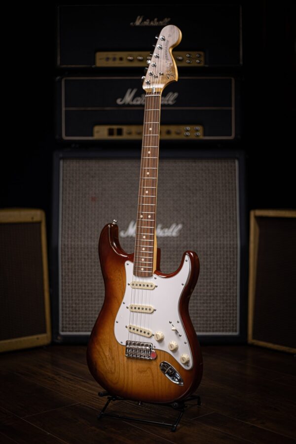 Fender Vintera '70's Stratocaster Electric Guitar - Sienna Sunburst