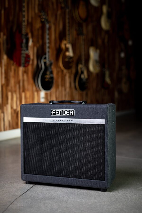 Fender Bassbreaker 15 - 15-watt 1x12” Combo Amp