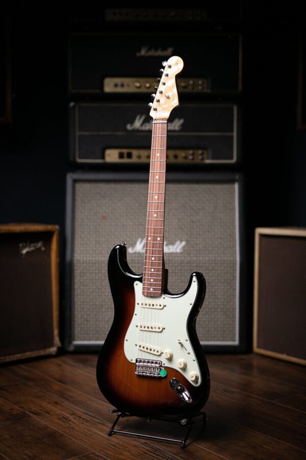 Fender Vintera '60s Stratocaster Electric Guitar - 3-Tone Sunburst