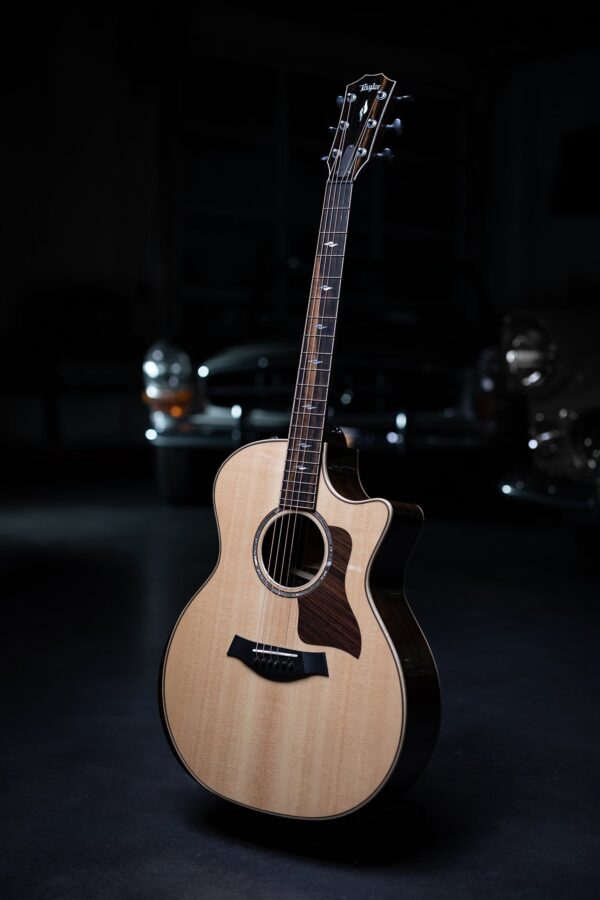Taylor 814ce DLX Sitka Spruce Top Acoustic-Electric Guitar - Natural